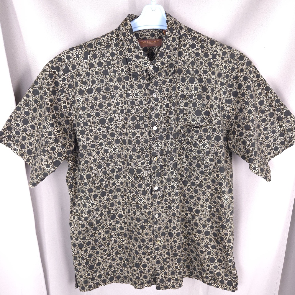Tori Richard Mens L Black Geometric Medallion Cotton Lawn Resort Shirt Hawaii